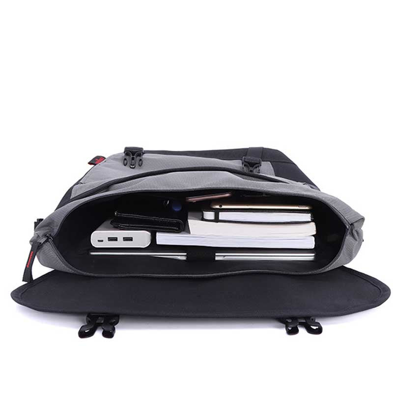 Classic Messenger Bag
